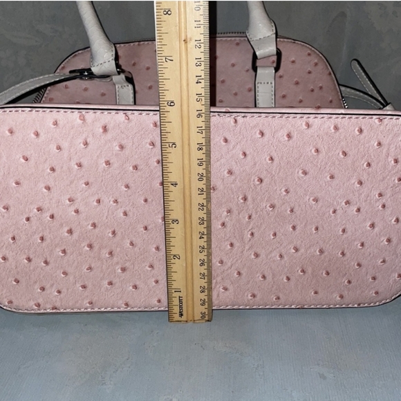 Pink and Cream Guess purse - Picture 4 of 8
